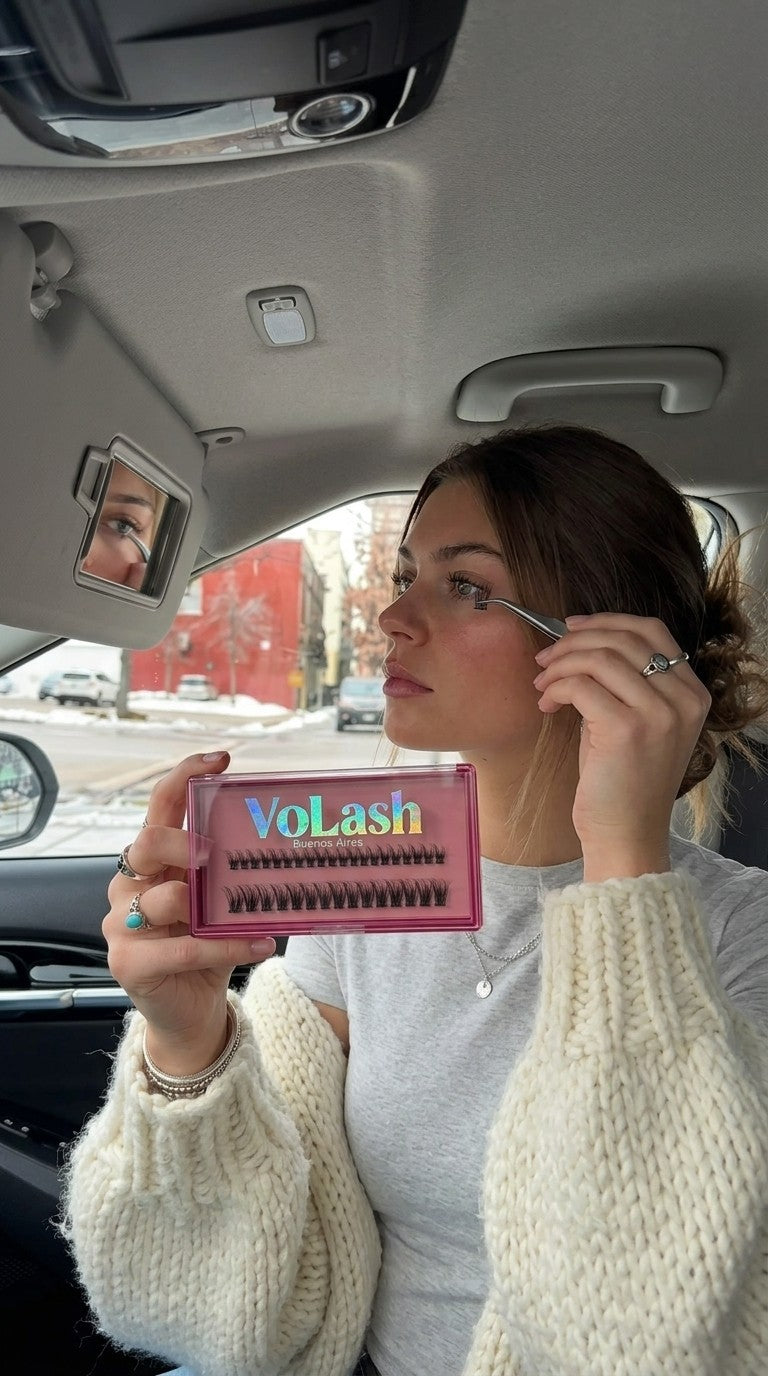 Aplicándose los clusters VoLash en el auto, en un minuto