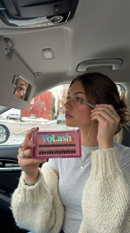 Aplicándose los clusters VoLash en el auto, en un minuto